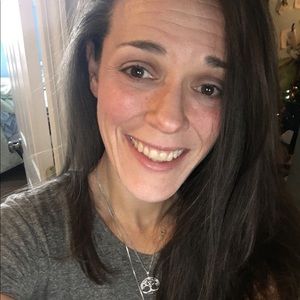 Meet your Posher, Laurie